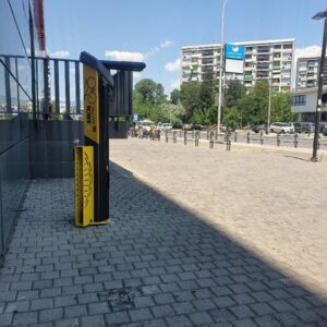 За љубителите на точакот: Поставена сервисна станица за велосипеди во Скопје Сити Мол За љубителите на точакот: Поставена сервисна станица за велосипеди во Скопје Сити Мол